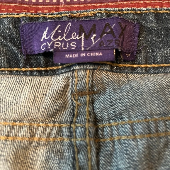 Miley Cyrus Ladies Jeans - Picture 2 of 3